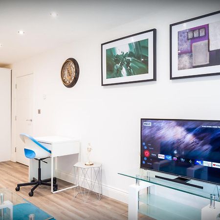 The 'Pinky' - Beautiful 1 Bed Apartment In Hatfield - Free Parking - Near Uni & Business Park - Big Savings On Long Stays Bagian luar foto