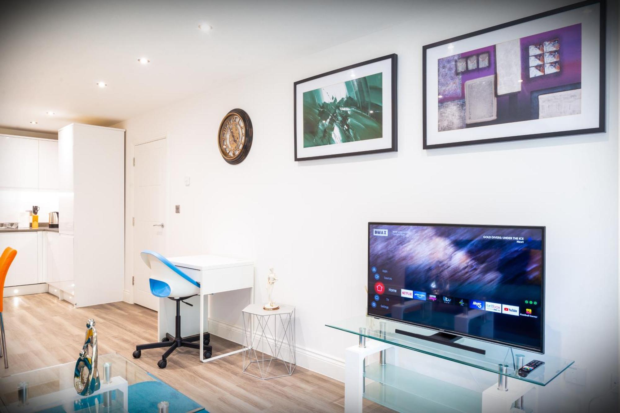 The 'Pinky' - Beautiful 1 Bed Apartment In Hatfield - Free Parking - Near Uni & Business Park - Big Savings On Long Stays Bagian luar foto